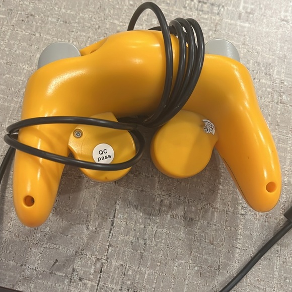 Old Skool Controller Compatible with GameCube/Wii - Orange (Spice) - Picture 2 of 3